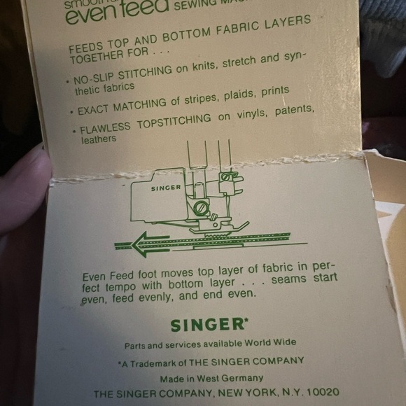 Vintage Singer Smooth & Even Feed Sewing Machine Foot For Vertical & Zig-Zag C-4 - Picture 7 of 7